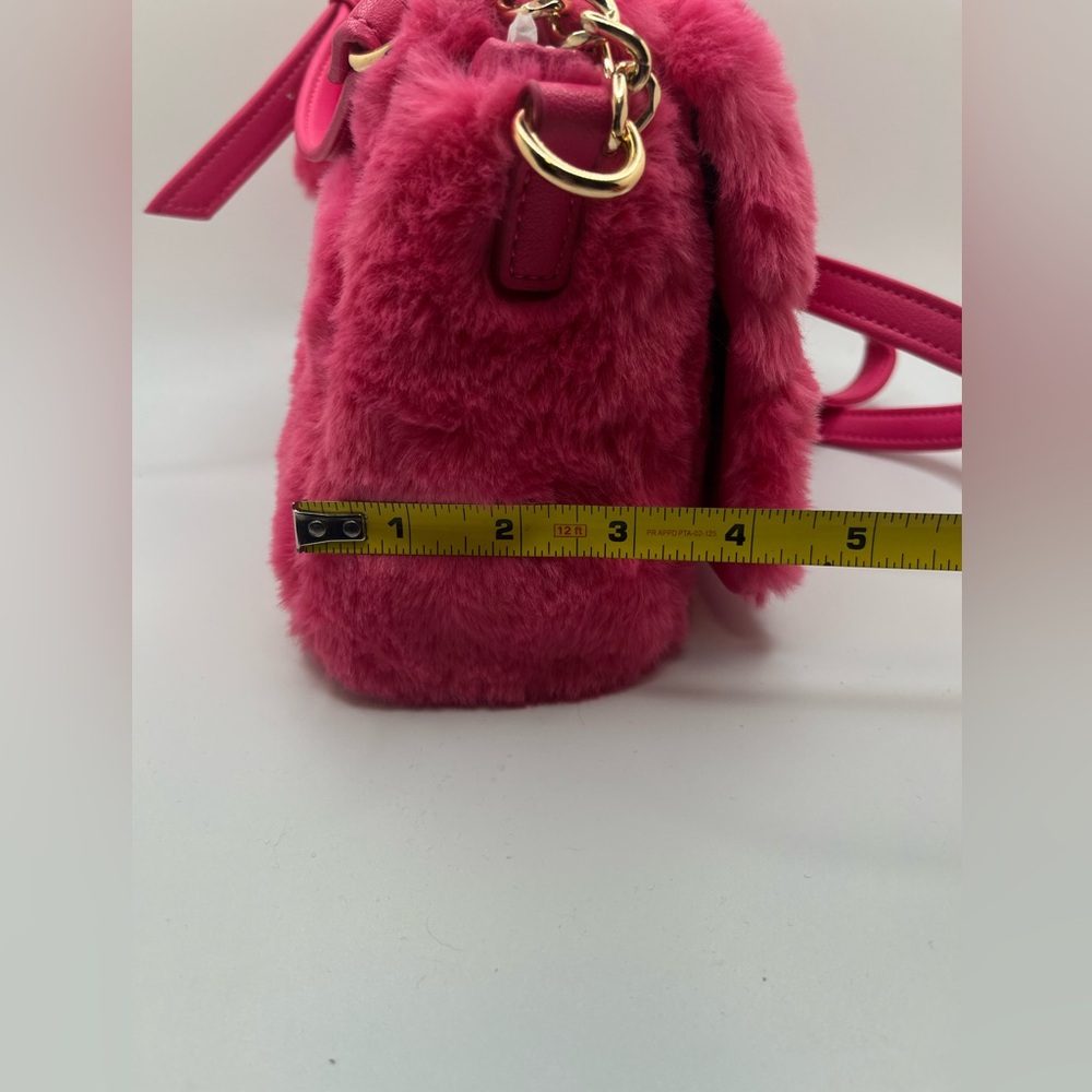 NWT Juicy Couture Women’s Faux Fur Pink Flash Lets Get Cozy Crossbody Bag OS - Picture 6 of 15